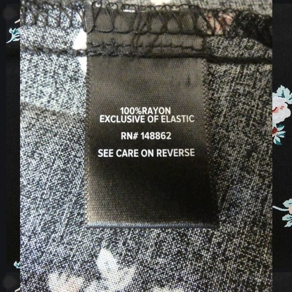 NWT Torrid Black Floral Challis Sharkbite Dress 2X - Picture 12 of 13